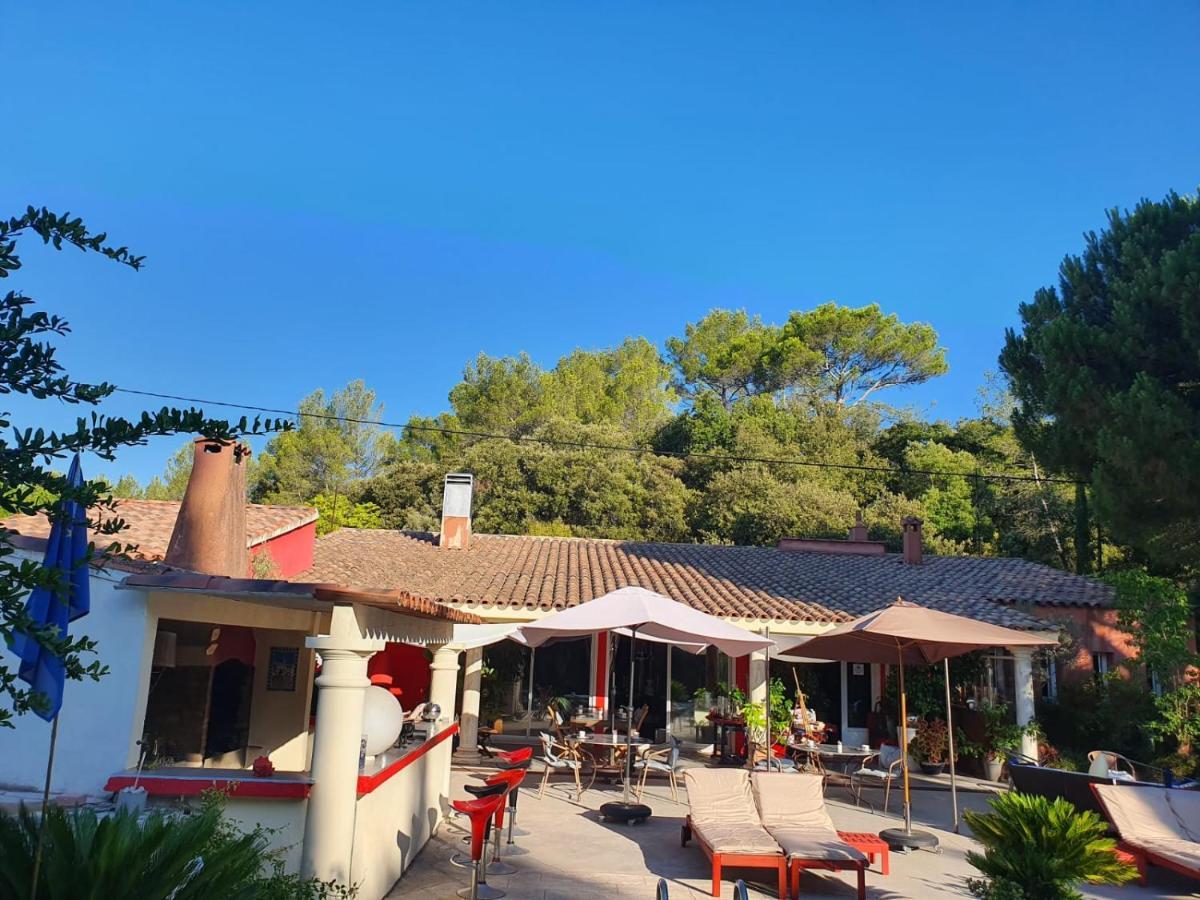 ホテル Au Mas Saint Pierre Pignans エクステリア 写真